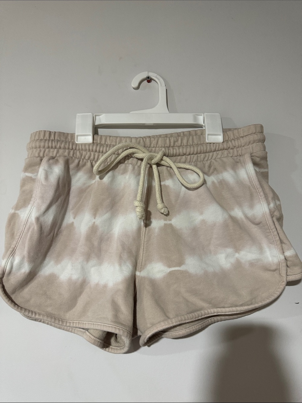 Universal Thread Beige & White Tie-Dye Drawstring Athletic Shorts